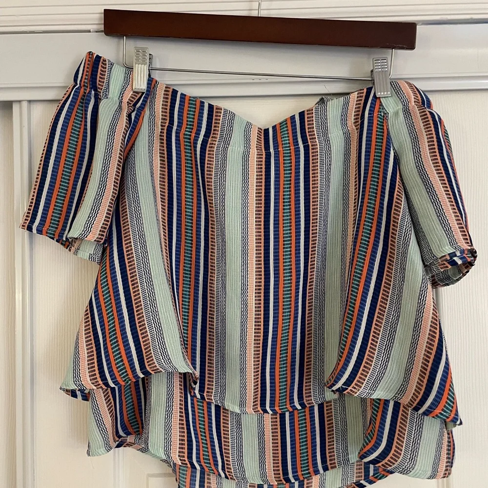 Lily White Striped Off Shoulder Ruffle Top Size S - Picture 8 of 8